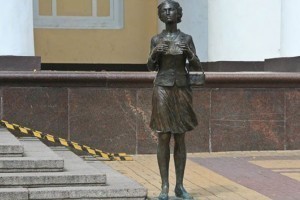 В Астрахани установят памятник благодарному зрителю