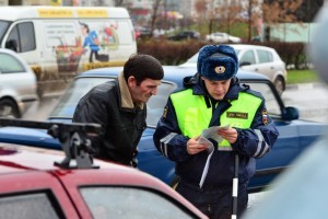В минувшие выходные астраханских водителей оштрафовали почти на миллион рублей