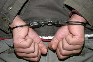 Астраханец со спайсом в кармане убеждал стражей правопорядка, что нёс наркотики в полицию