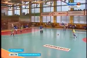 В Астрахани прошел минифутбольный турнир памяти губернатора Астраханской области Анатолия Гужвина