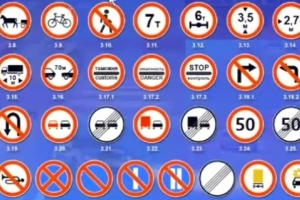 Эвакуировать автомобили только через неделю после установки запрещающего парковку знака предлагают в Госдуме
