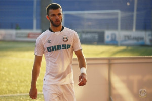 Сослан Таказов из «Тюмени» будет защищать цвета астраханского «Волгаря» под номером 15
