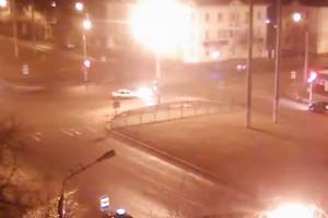 В Интернете появилось видео ночного ДТП в Астрахани
