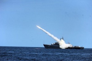 В Каспийском море проходят артиллерийские стрельбы