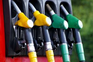 СМИ: Астрахань лидирует по росту цен на бензин