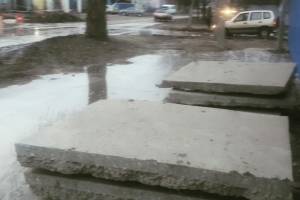 В Астрахани под водой оказались три улицы