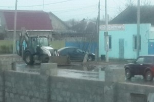 В Свободном посёлке прорвало трубу: две улицы оказались затоплены