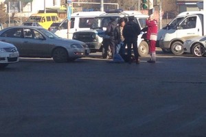В Астрахани сегодня утром водитель Nissan сбил женщину на пешеходном переходе