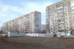 Жители Астрахани всё ещё протестуют против строительства паркинга на ул Герасименко