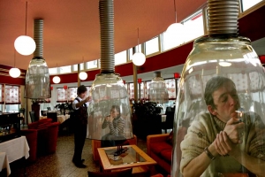 Новая инициатива в Госдуме - открыть рестораны для курящих