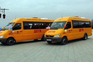 Две сельские школы Астраханской области получили новые автобусы