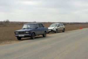 Лобовое столкновение на трассе «Камызяк – Кировский», есть пострадавшие