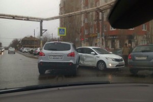 Тройное ДТП на пересечении улиц Марии Максаковой и Полякова