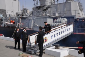 Флагман Каспийской флотилии – корабль «Татарстан» вышел в море для боевых упражнений