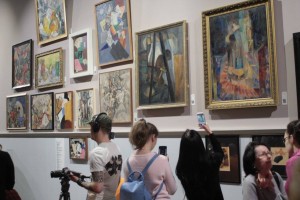 Картины из Астрахани стали частью авангардистской выставки в Еврейском музее