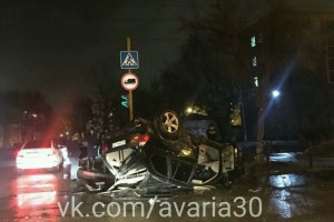 Ночью в Астрахани столкнулись «Тойота» и «БМВ»
