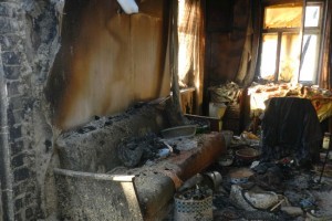В Астраханской области накануне произошёл пожар в трёх квартирах и жилом доме