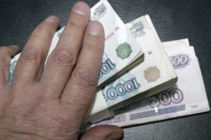 В Астрахани псевдоработники прокуратуры обманули пенсионерку почти на полтора миллиона рублей