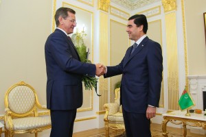 Астраханский губернатор Александр Жилкин встретился с президентом Туркменистана
