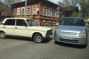 На пересечении улиц Михаила Аладьина и Эспланадная произошло ДТП 