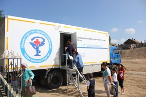 Детская поликлиника на «колесах» проводит обследование во всех районах области