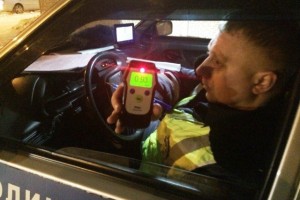 В выходные в Астраханской области 32 водителя сели пьяными за руль