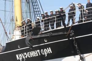 Астраханские курсанты отправляются в морской поход на «Крузенштерне»