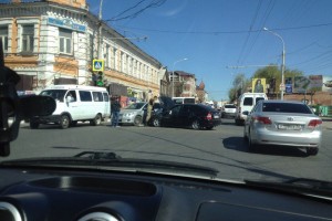 Авария на улице Боевой спровоцировала затор