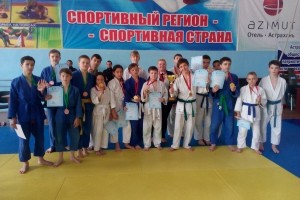 Астраханские дзюдоисты приняли участие в командном региональном первенстве