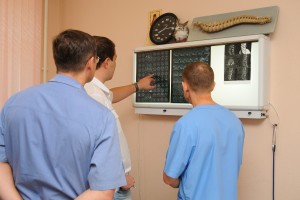 В Астрахани хирурги провели сложную операцию пациентке из Красноярска
