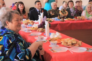 В преддверии 9 мая в старейшей больнице Астрахани поздравили ветеранов