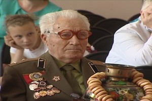 В больнице им. братьев Губиных ветеранов поздравили с наступающим Днём Победы