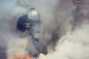 Крупный пожар в астраханском поселке из-за нарушений