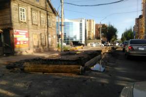 В Астрахани перекопана улица Кирова. Движение затруднено