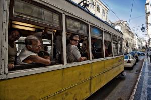 Астраханцы обсуждают новость про пенсионерок, которые угнали трамвай