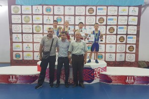 Астраханские борцы завоевали золото и бронзу соревнований по вольной борьбе в Атырау