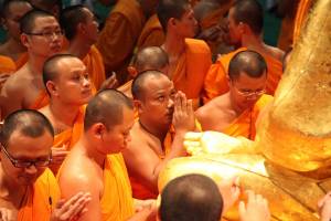 Монахи из Тибета провели в Астрахани священный ритуал