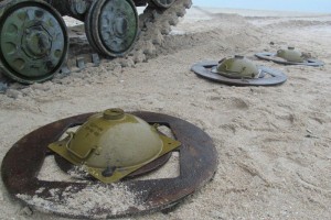 Сапёры Каспийской флотилии обезвреживают противотанковые и противодесантные мины