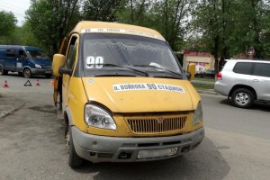 В Астрахани две женщины получили травмы во время движения маршрутных такси