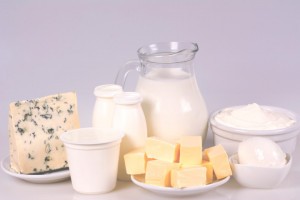 На упаковках молочной продукции появится отметка о содержании немолочного жира