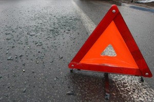 В Астрахани два пешехода спровоцировали аварию на улице Боевой