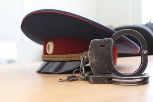 В Астрахани бывшего полицейского осудили за поддельные документы