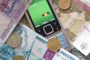В Астрахани работник офиса сотовой связи попытался снять с карты клиента 300 тысяч рублей