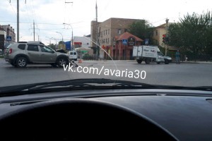 Появилось видео утренней аварии на пересечении улиц Кирова и Николая Островского