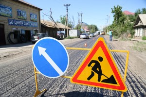 Александр Жилкин контролирует ремонт дорог в городе Астрахани