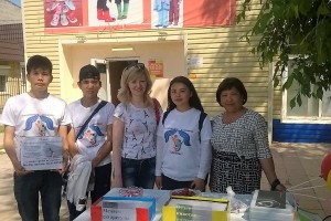 Жители Володарского района обменяли сигареты на конфеты
