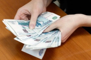 Астраханка обманула подругу на 440 тысяч рублей