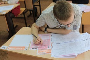 С госэкзамена по русскому языку в Астрахани удалены четыре выпускника
