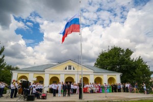 В День России в астраханском Кремле был поднят Государственный флаг