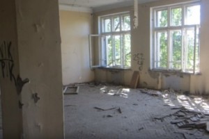 Заброшенные здания в Астрахани губят детей и подростков